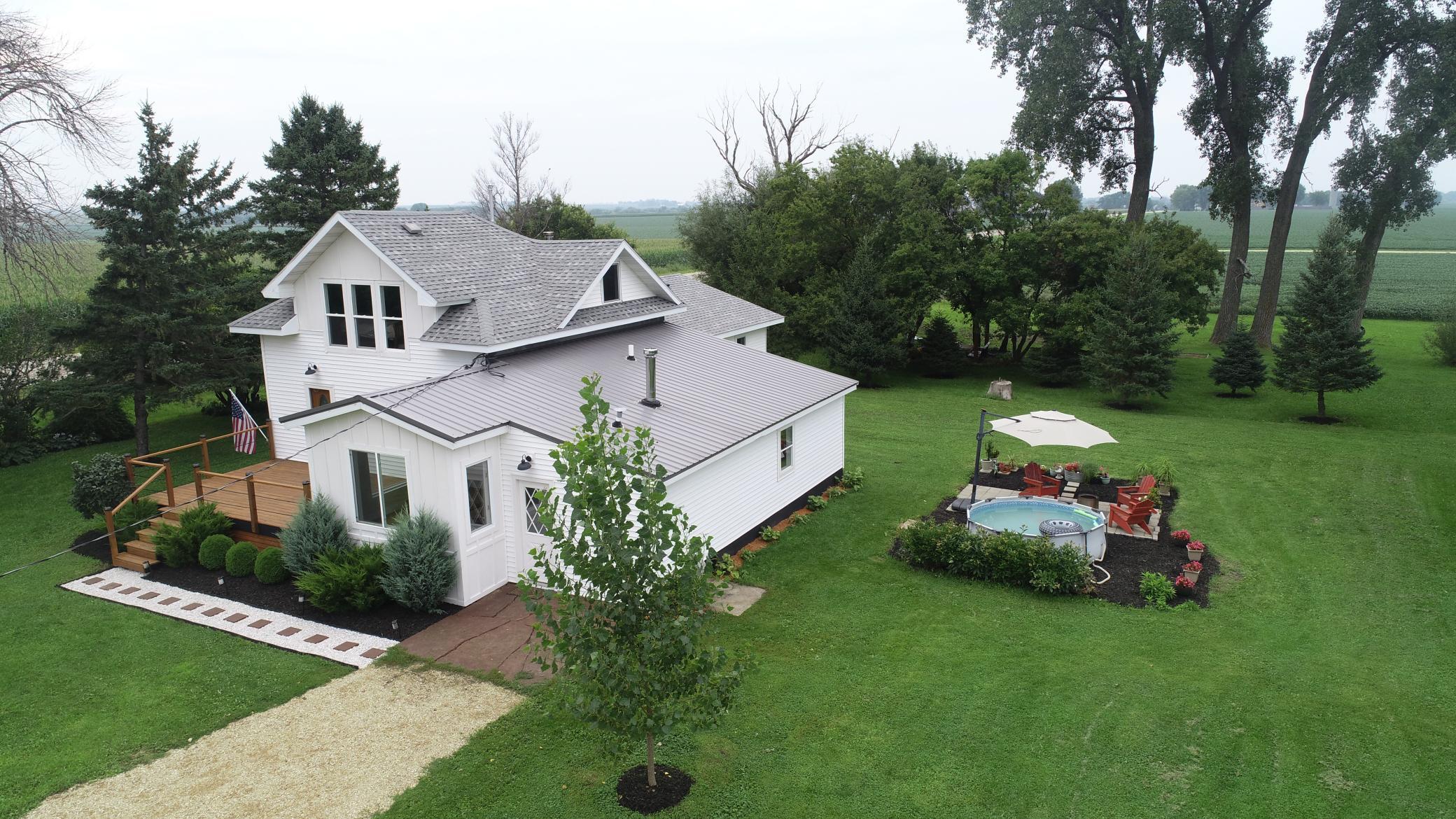 21892 740th Ave.JPG