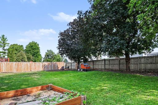 5675 W 137th Street, Savage, MN 55378