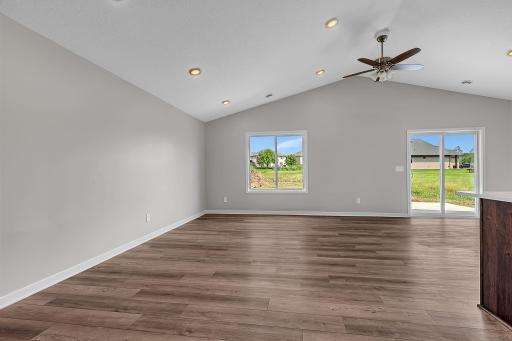 910 13th Avenue NE, Saint Joseph, MN 56374