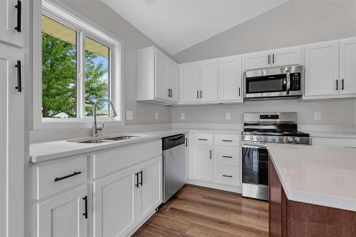 910 13th Avenue NE, Saint Joseph, MN 56374