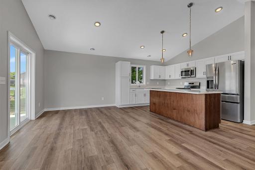910 13th Avenue NE, Saint Joseph, MN 56374