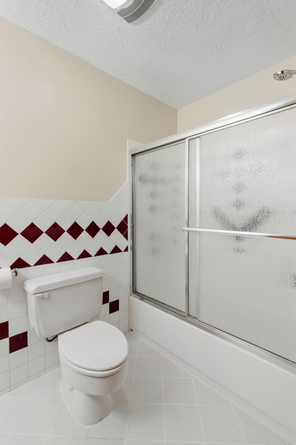 40-web-or-mls-16321 Iresfeld Ave-40.jpg