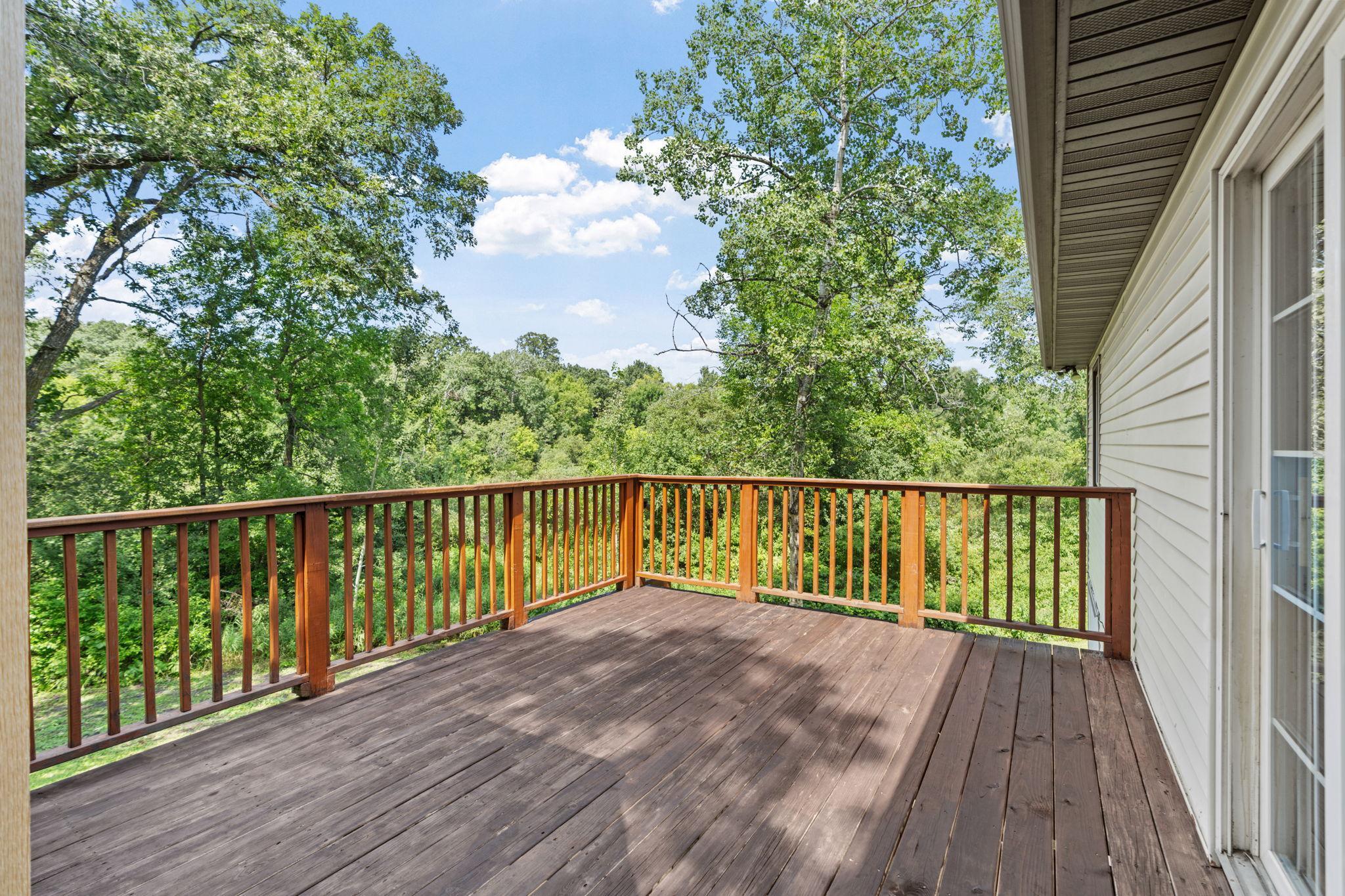 5-web-or-mls-16321 Iresfeld Ave-5.jpg