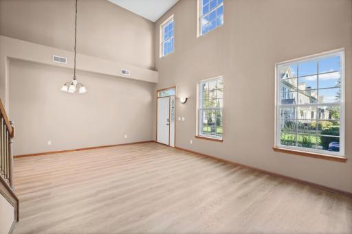 941 Newport Avenue, Shakopee, MN 55379