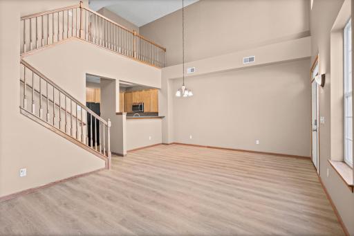941 Newport Avenue, Shakopee, MN 55379