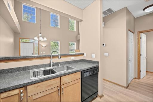 941 Newport Avenue, Shakopee, MN 55379