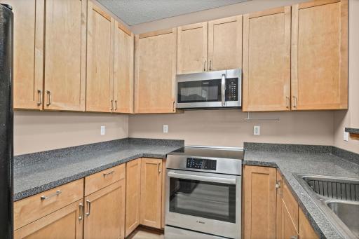 941 Newport Avenue, Shakopee, MN 55379