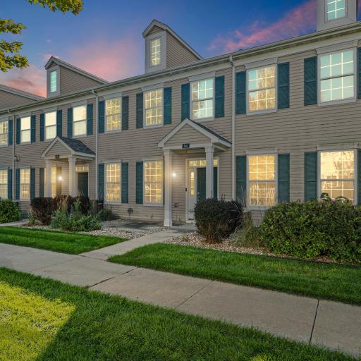 941 Newport Avenue, Shakopee, MN 55379