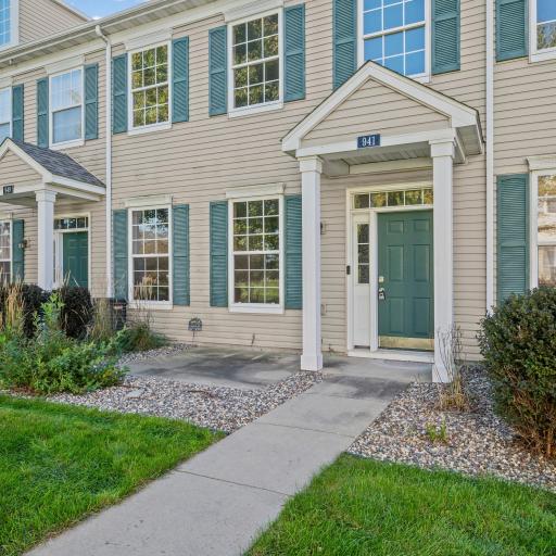 941 Newport Avenue, Shakopee, MN 55379
