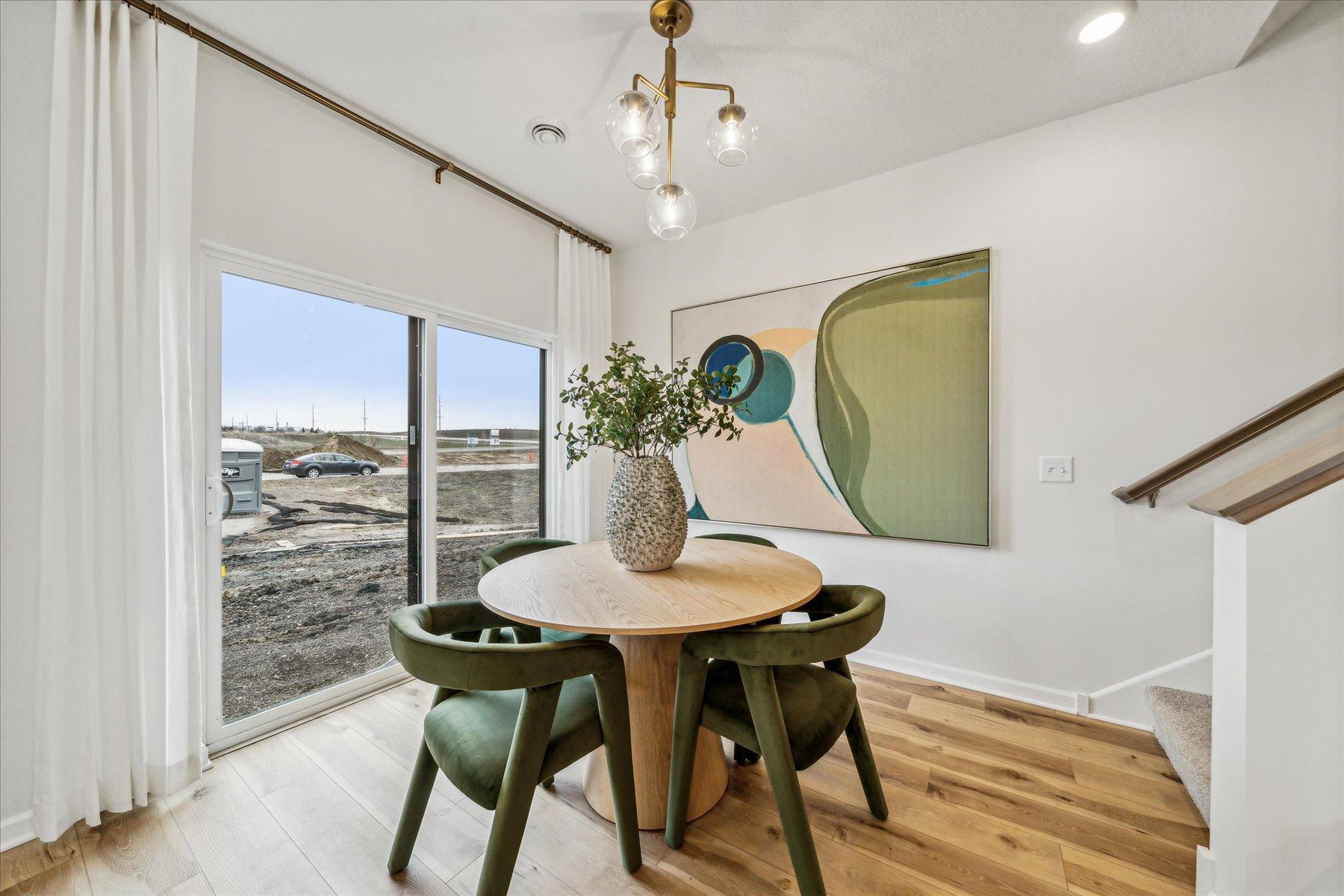 [L501-Z014]DiningArea.2.jpg