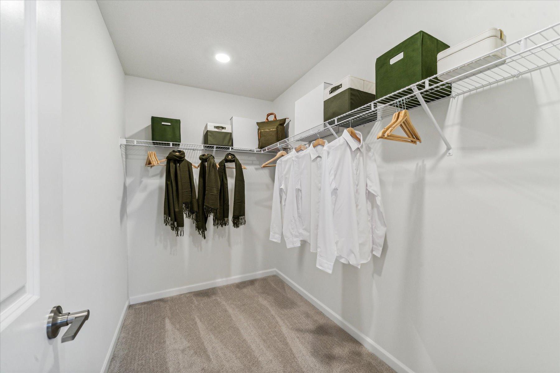 [L501-Z026]OwnersCloset.1.jpg