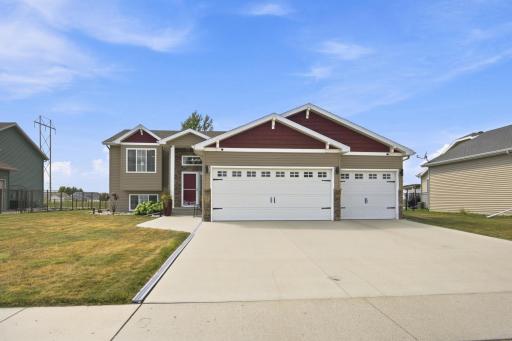 Photo for 4801 Lavonne Court S, Fargo, ND 58104 - listing #7127634 4801 Lavonne Court S, Fargo, ND 58104