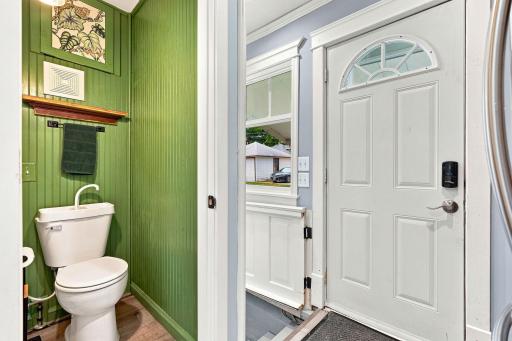 1/4 Bath off of Kitchen