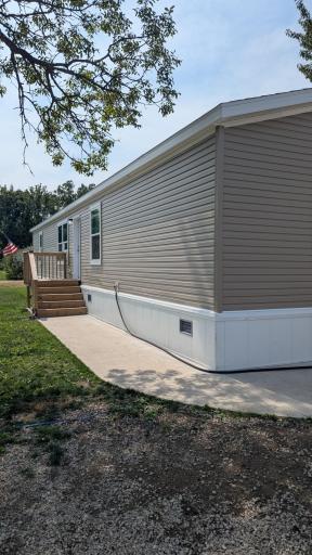 153 2nd Street SW, Henriette, MN 55036