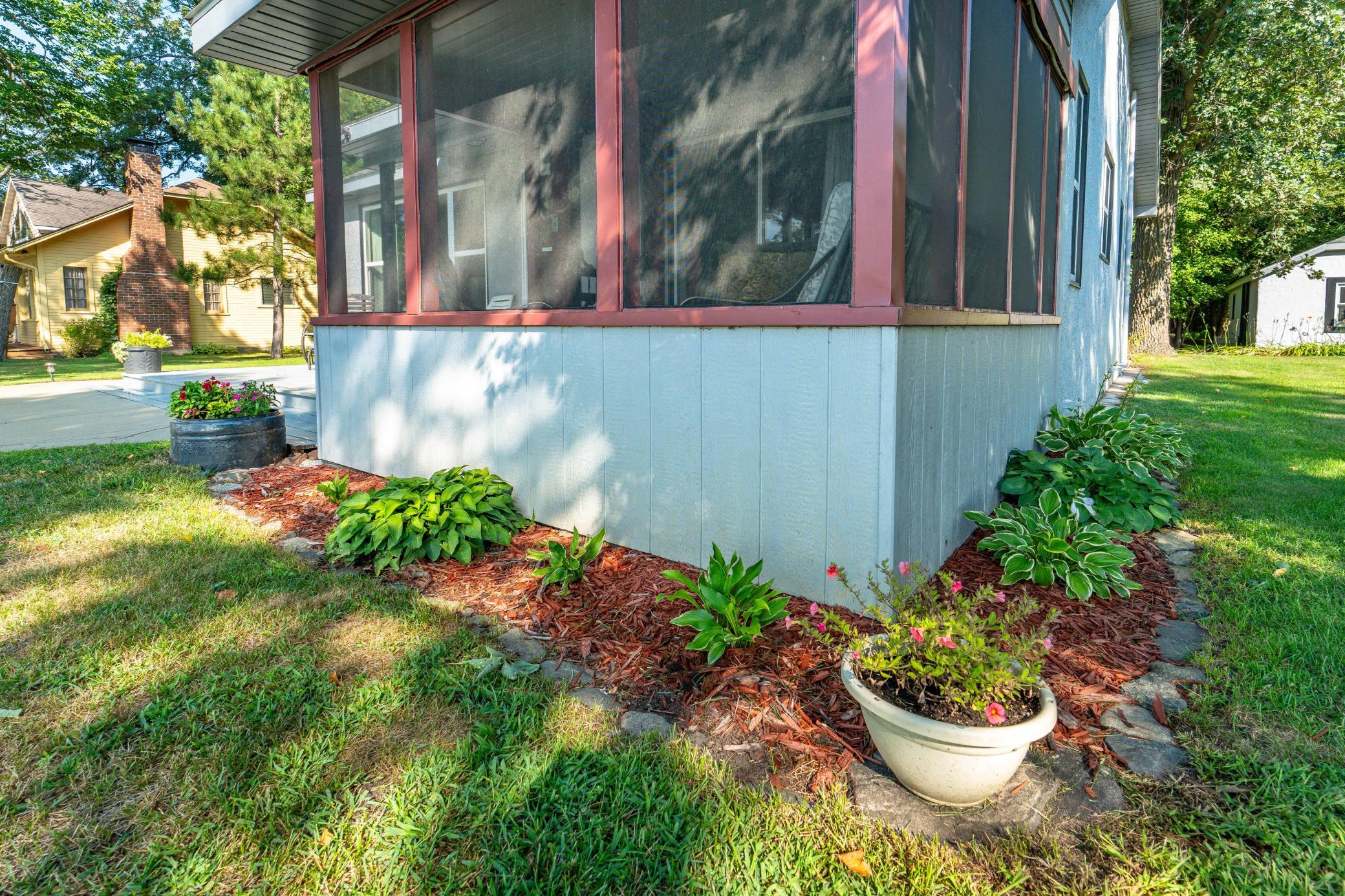 Lakeside 3 season porch