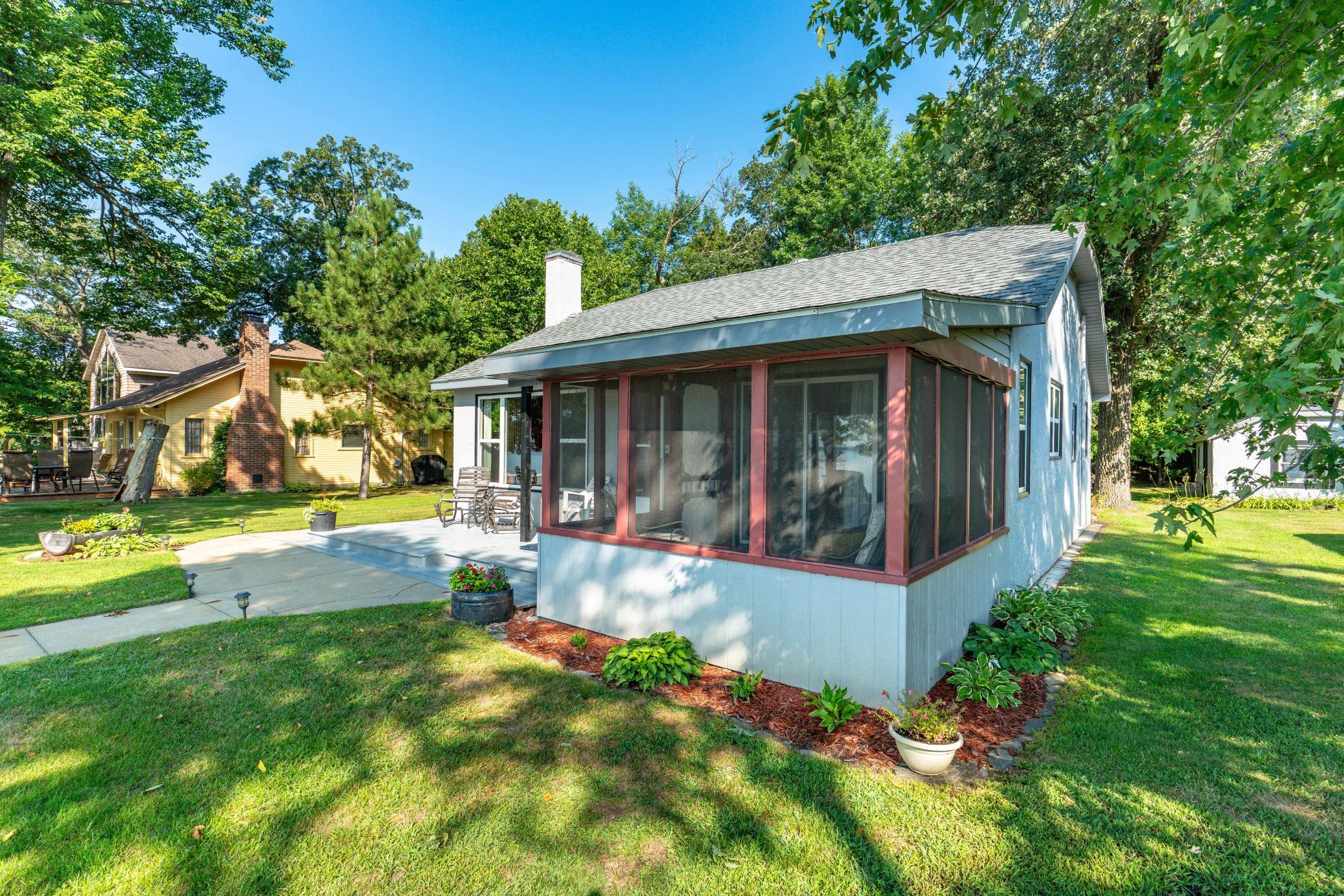 Lakeside 3 season porch