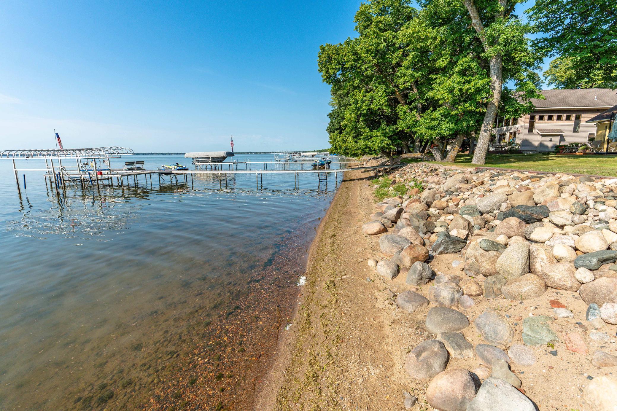 Beach/shoreline