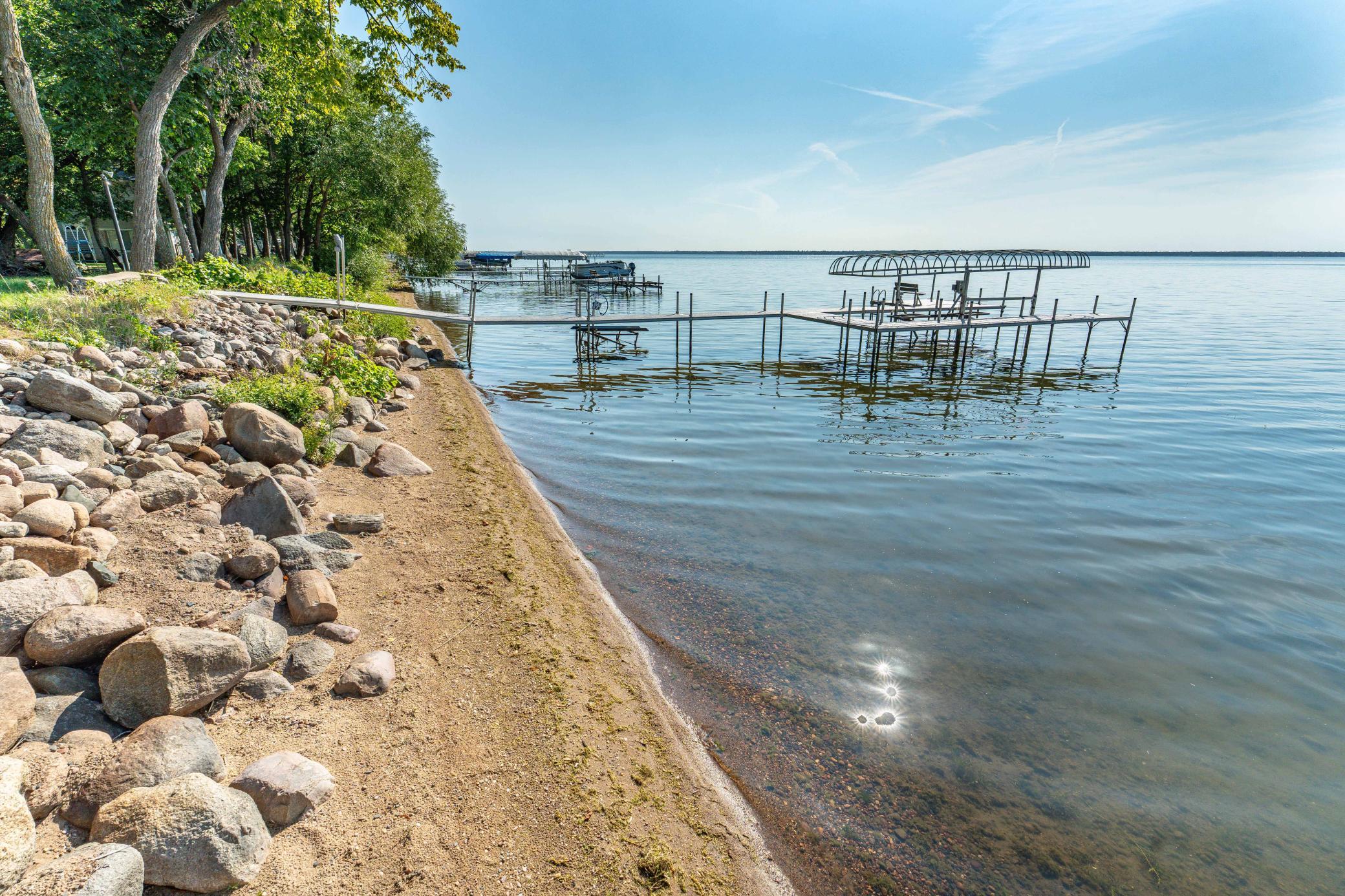 Beach/shoreline