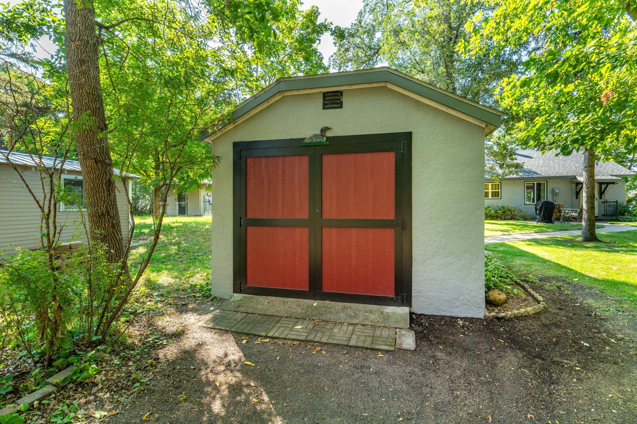 Shed/garage