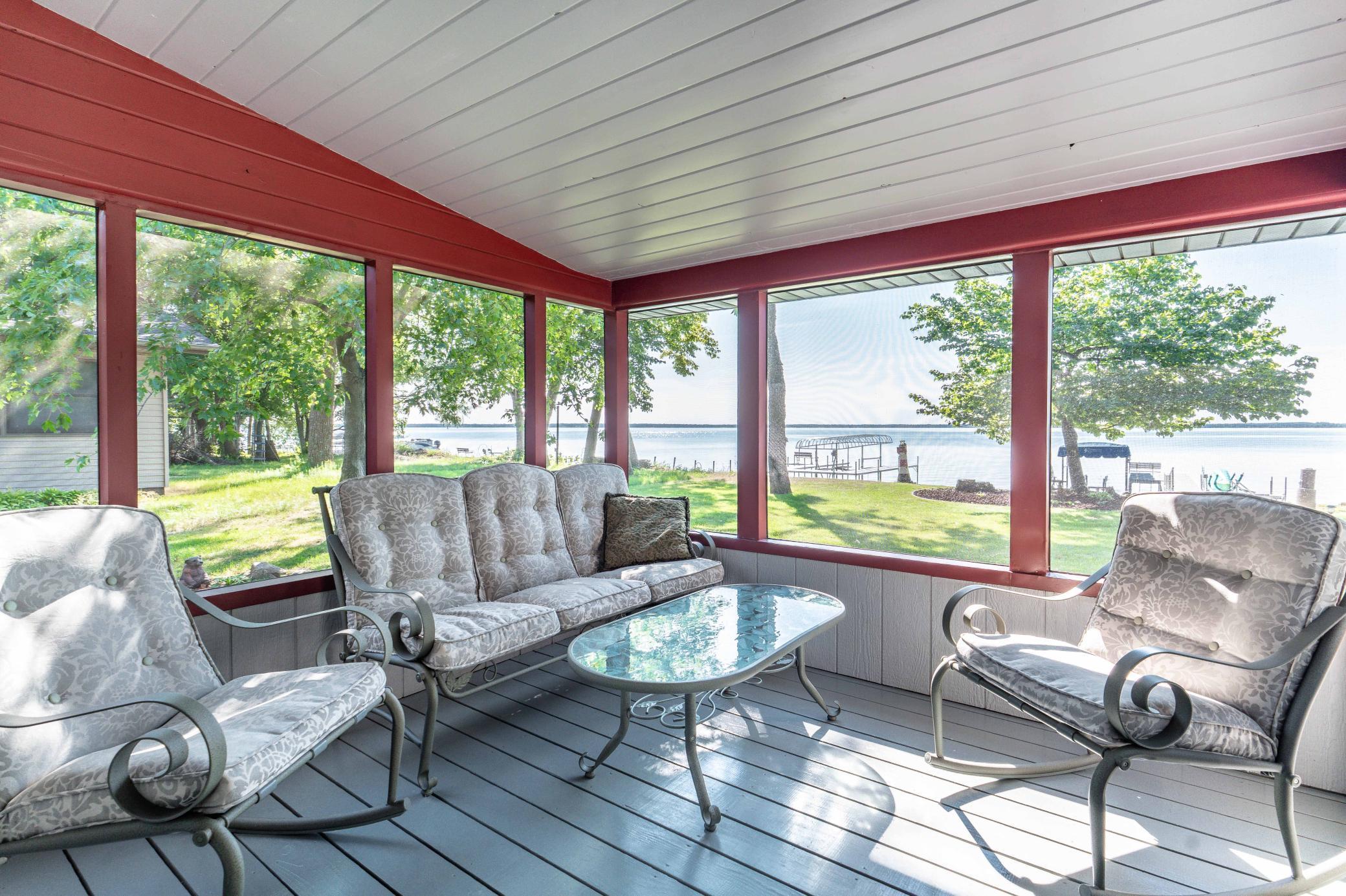 3 season lakeside porch