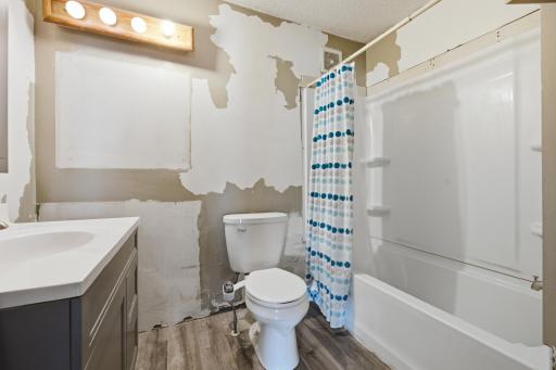 419 E 6th (14).jpg