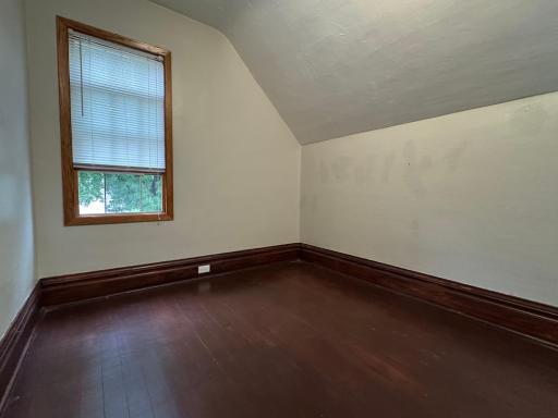 505 S 7th Street, Olivia, MN 56277