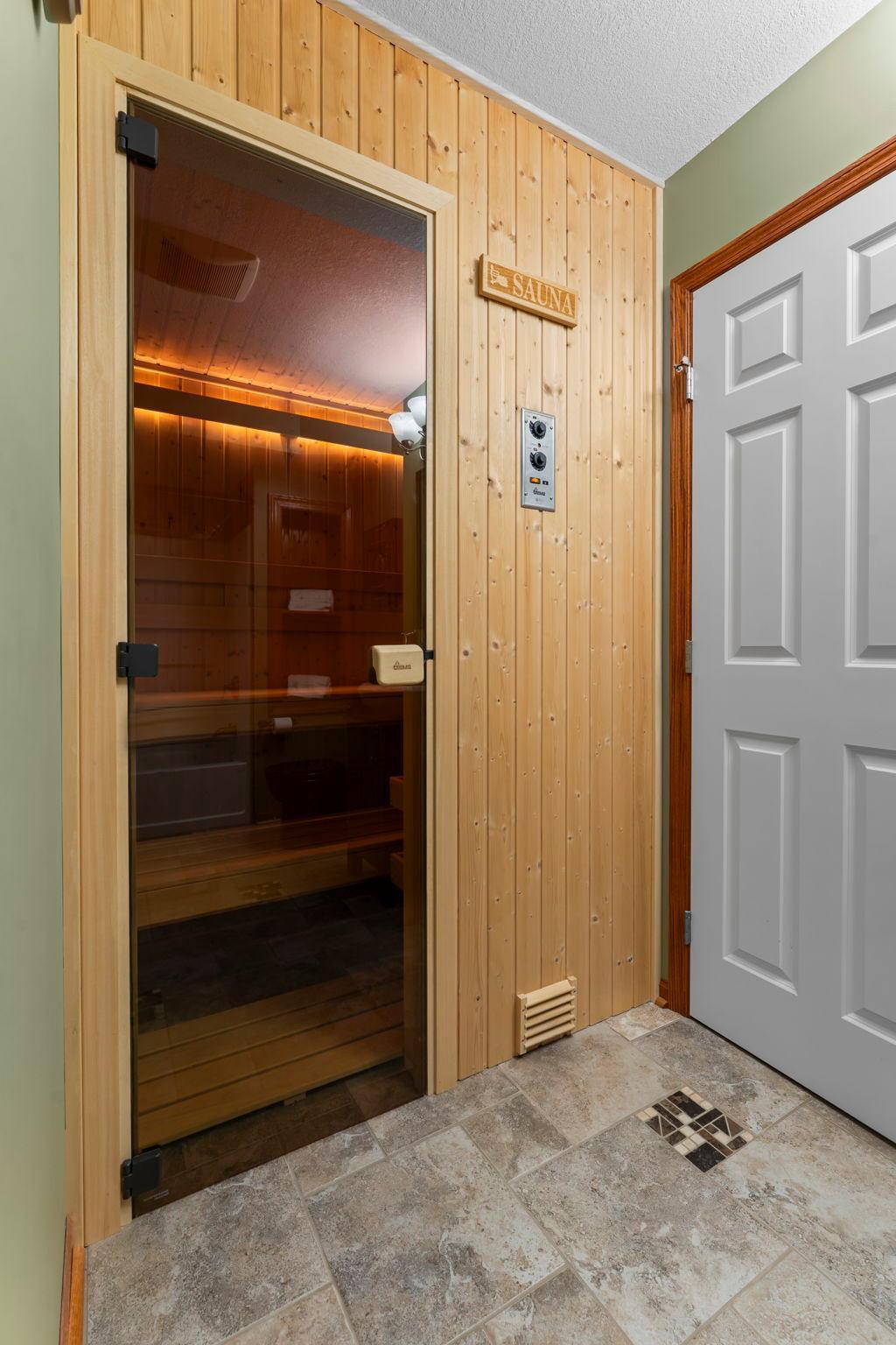 Relax in the sauna!