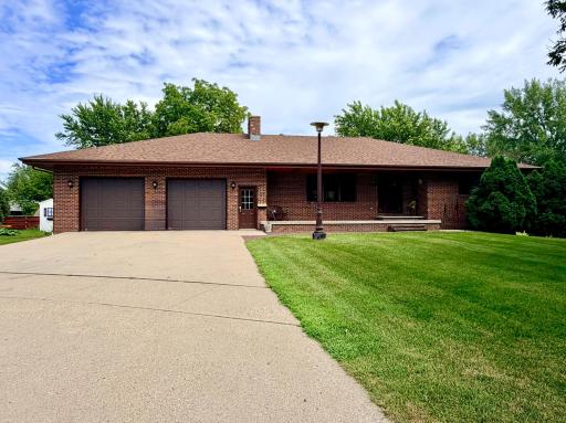 Photo for 1604 Birchwood Place, Worthington, MN 56187 - listing #7127688 1604 Birchwood Place, Worthington, MN 56187