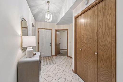 695 Emerald Ridge, Roseville, MN 55113