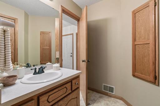 695 Emerald Ridge, Roseville, MN 55113