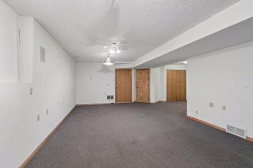 695 Emerald Ridge, Roseville, MN 55113