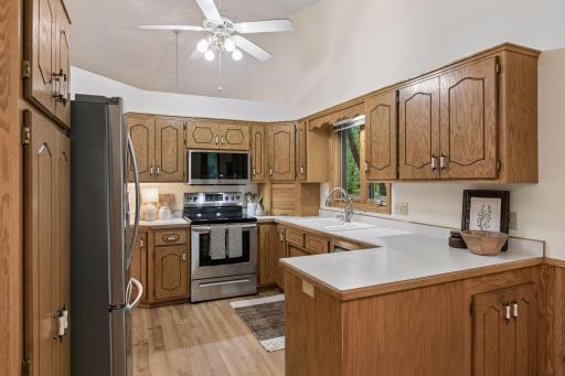 695 Emerald Ridge, Roseville, MN 55113