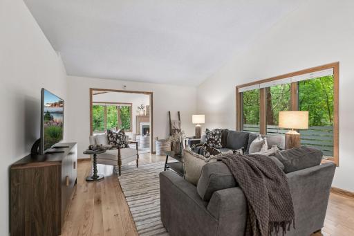 695 Emerald Ridge, Roseville, MN 55113