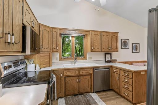 695 Emerald Ridge, Roseville, MN 55113