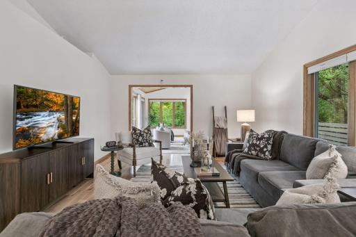 695 Emerald Ridge, Roseville, MN 55113