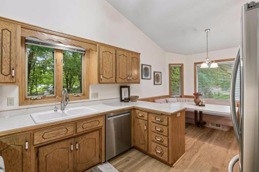 695 Emerald Ridge, Roseville, MN 55113