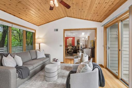 695 Emerald Ridge, Roseville, MN 55113