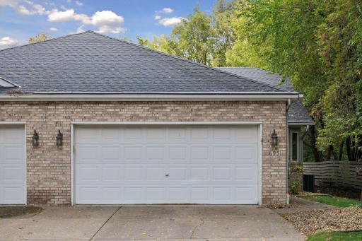 695 Emerald Ridge, Roseville, MN 55113