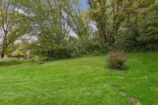 695 Emerald Ridge, Roseville, MN 55113