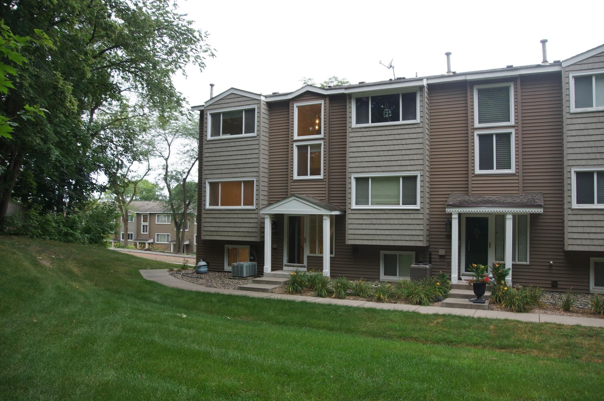 Fully remodeled townhome near Wayzata featuring 3 bedrooms, 3 updated baths, and an attached double garage. Enjoy a spacious, modern layout within a quiet, well-maintained community boasting nice green spaces.