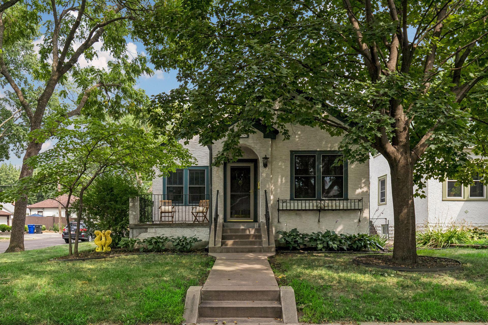 Nestled on the corner of Brimhall and Palace
