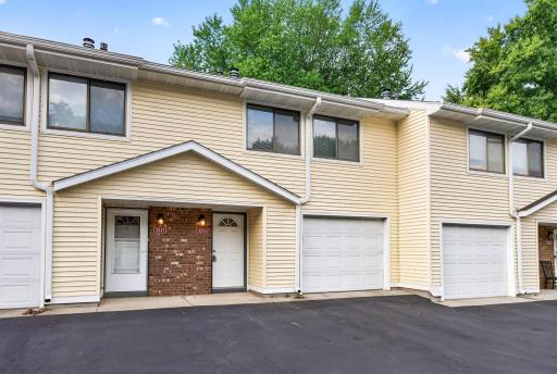 3215 Valley Ridge Drive, 56, Eagan, MN 55121