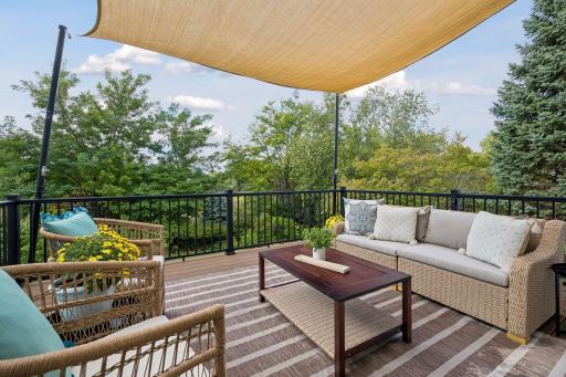 Come take a look for yourself at this place to gather in the outdoors. Shall we grill? Sip wine after a long day at work? Help kids with their homework? Start a vegetable garden in pots. So many options!