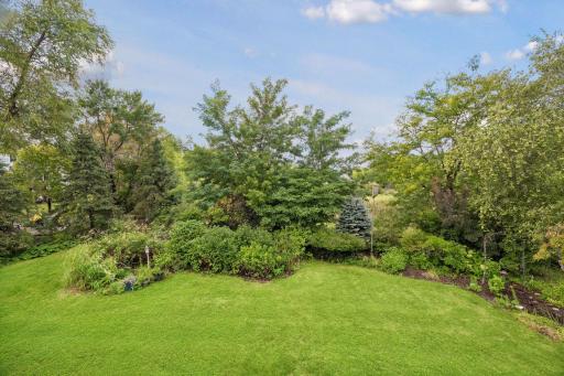 beautiful view of the backyard.
