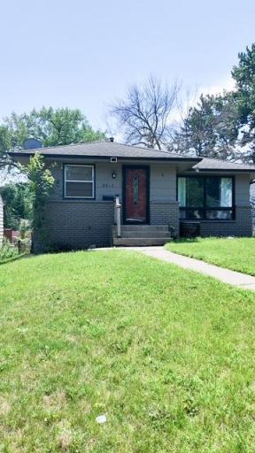 3401 Mcnair Drive N, Robbinsdale, MN 55422