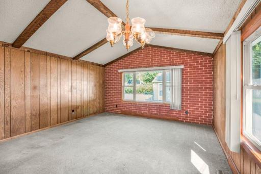 Great space with lots of sunlight!
