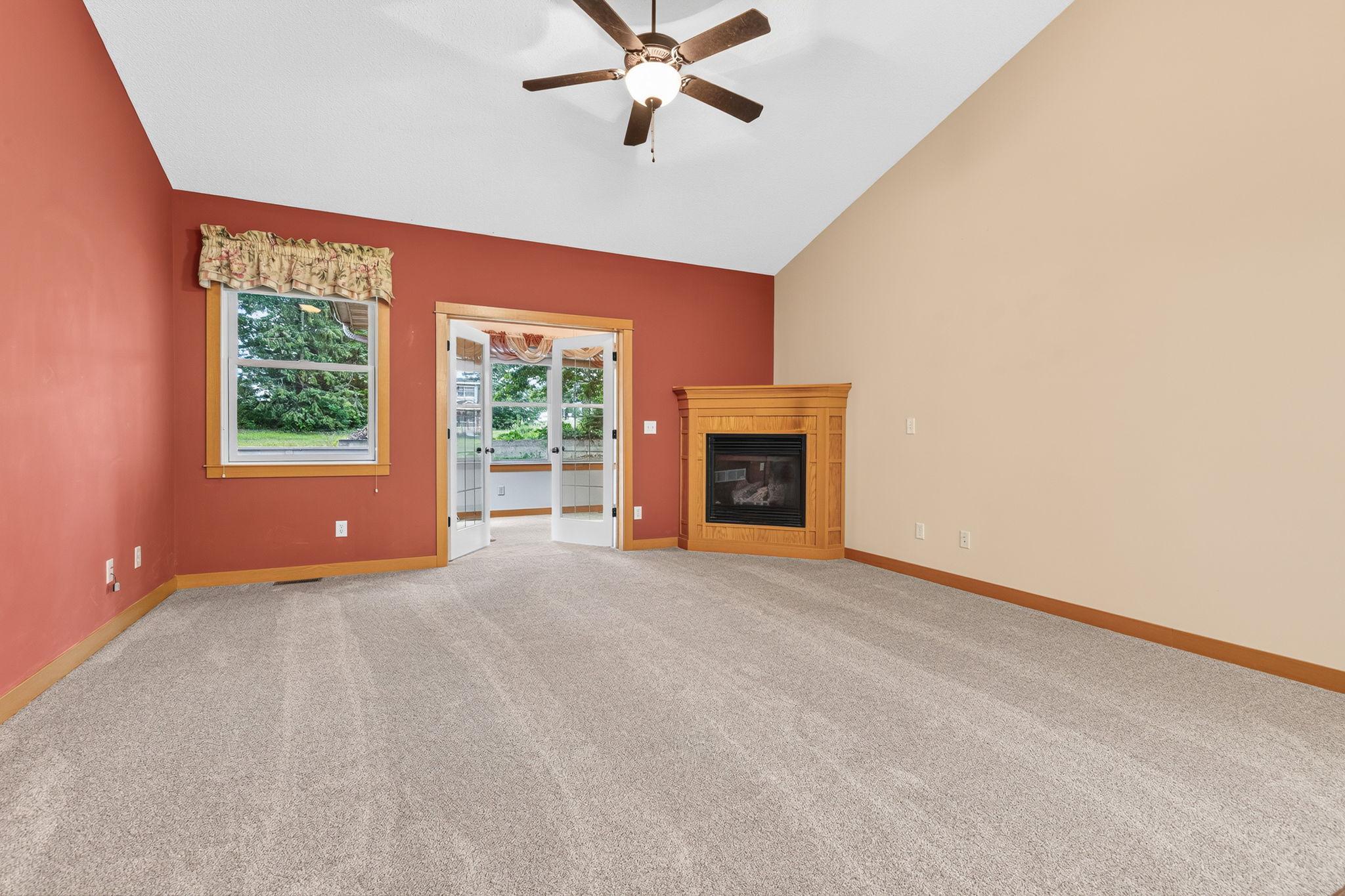 6-web-or-mls-5845 Oakgreen Court North Stillwater-34.jpg