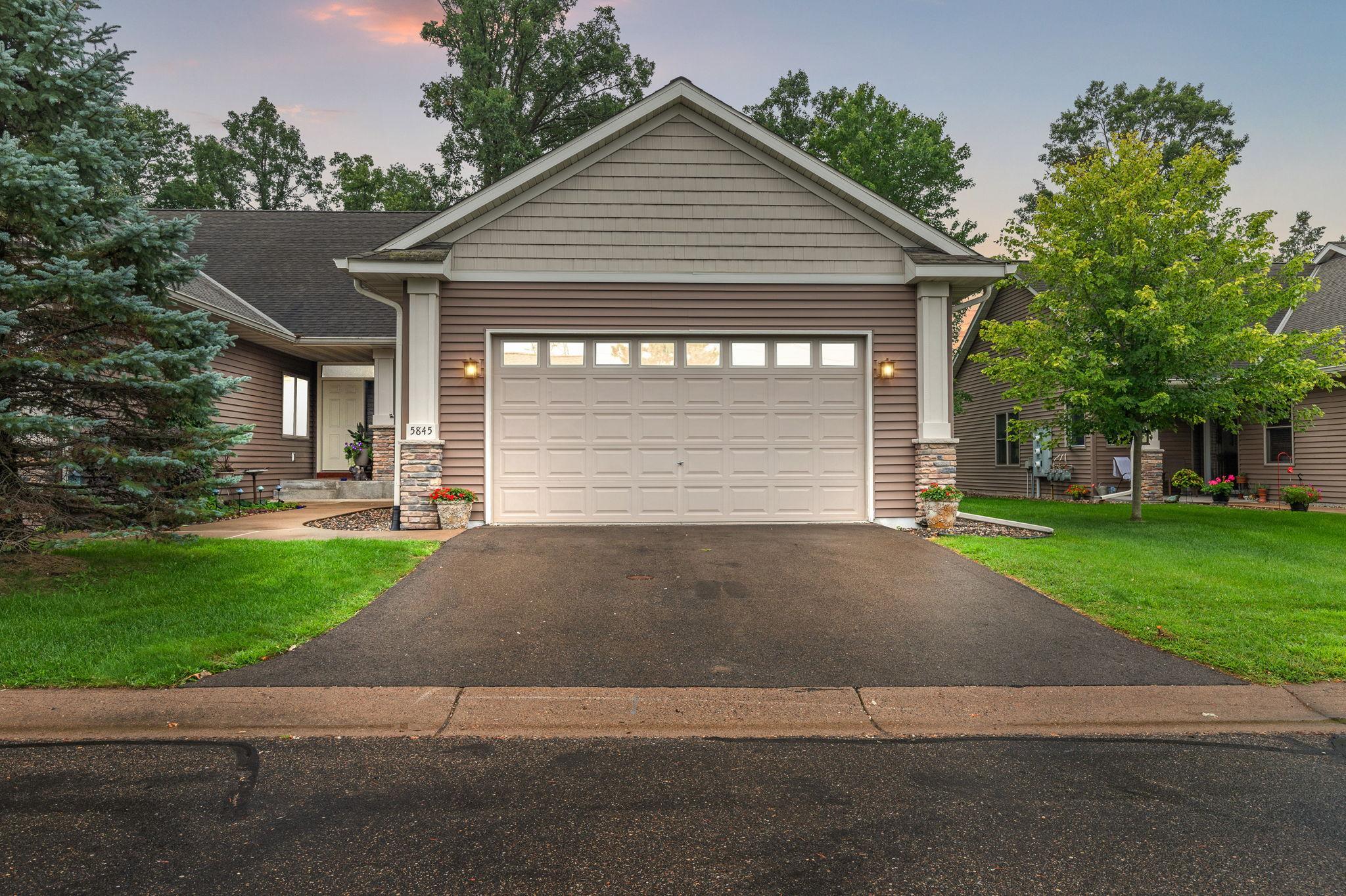 1-web-or-mls-5845 Oakgreen Court North Stillwater-4.jpg