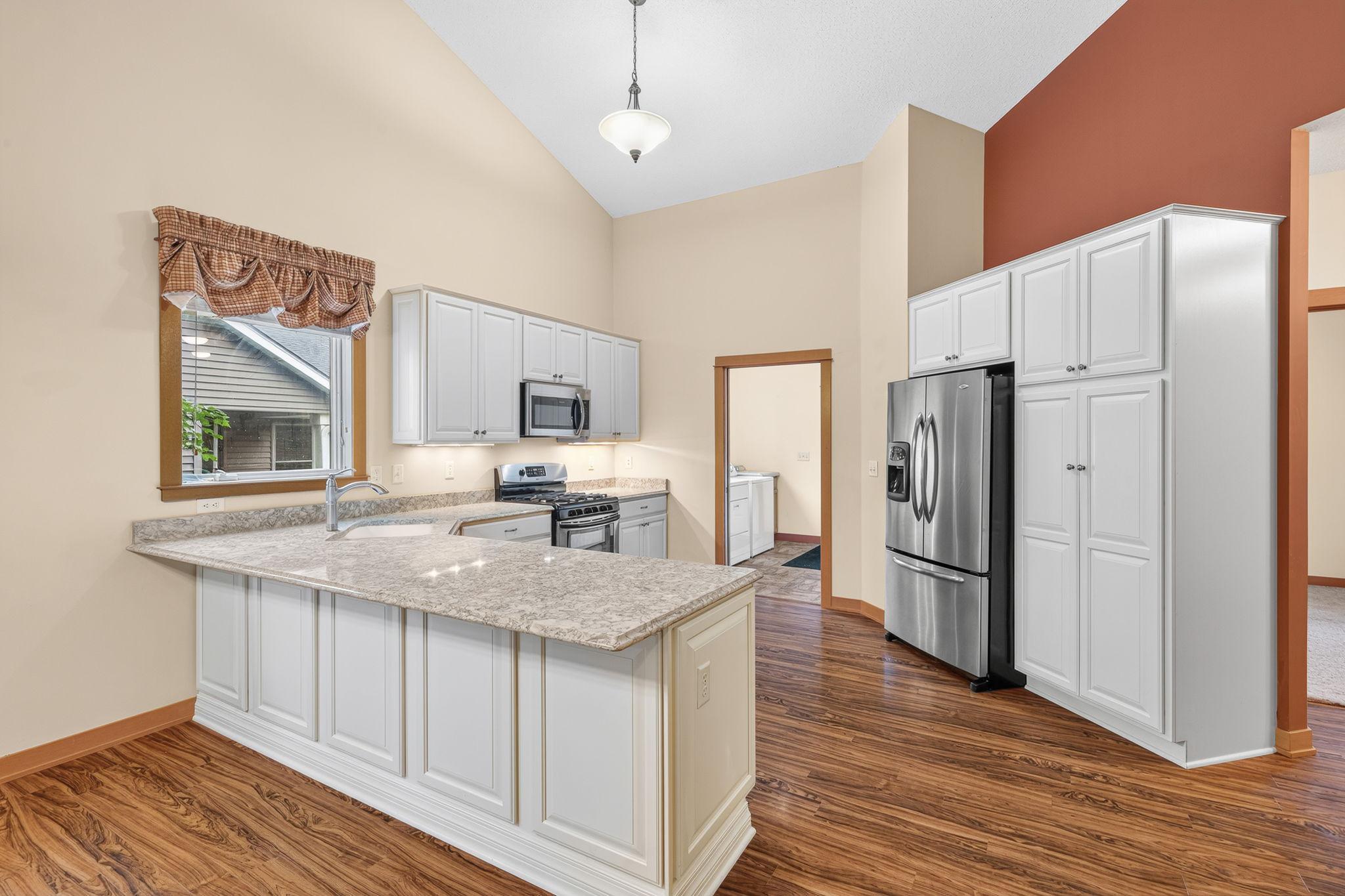 10-web-or-mls-5845 Oakgreen Court North Stillwater-17.jpg