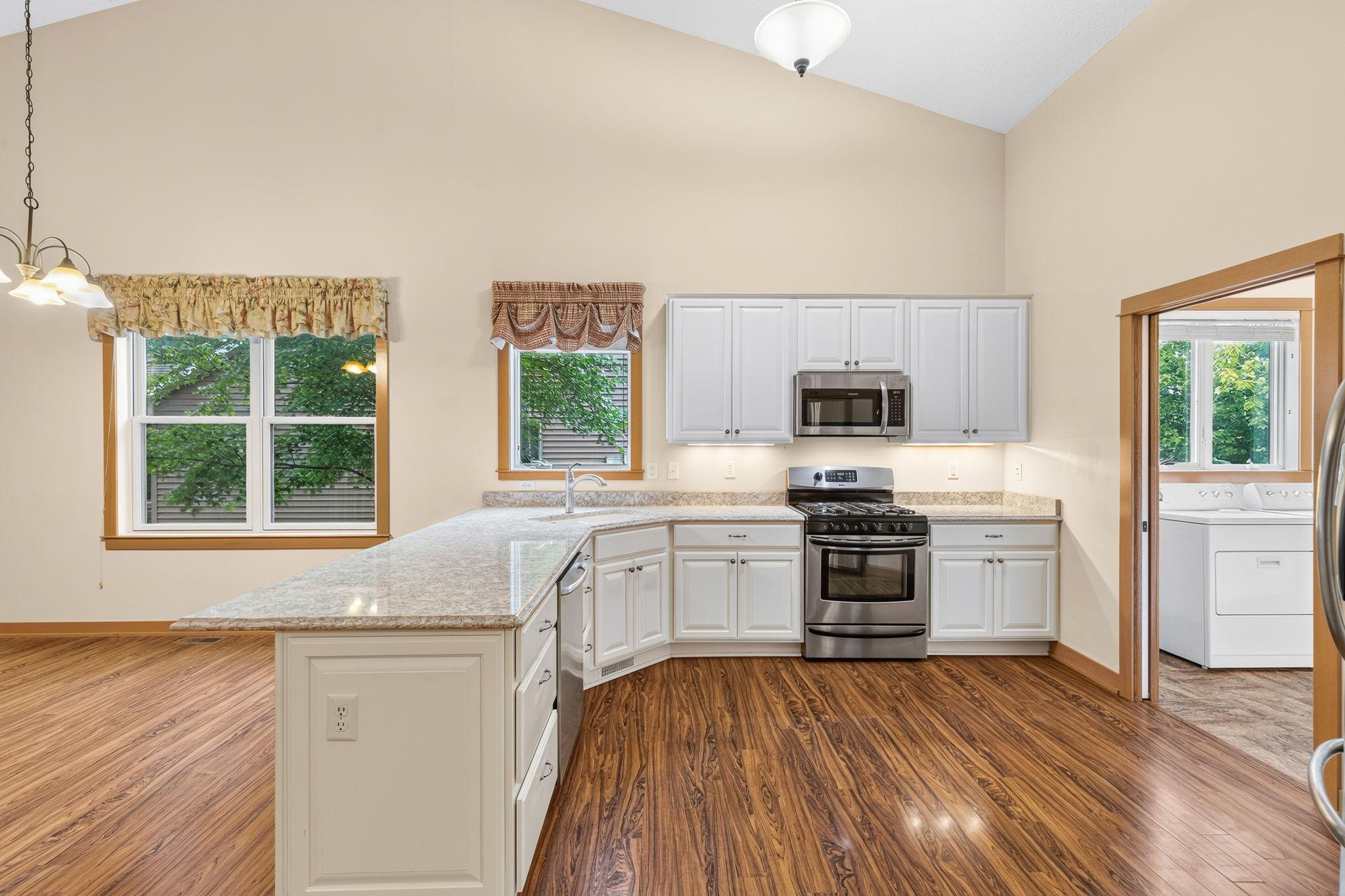 12-web-or-mls-5845 Oakgreen Court North Stillwater-19.jpg